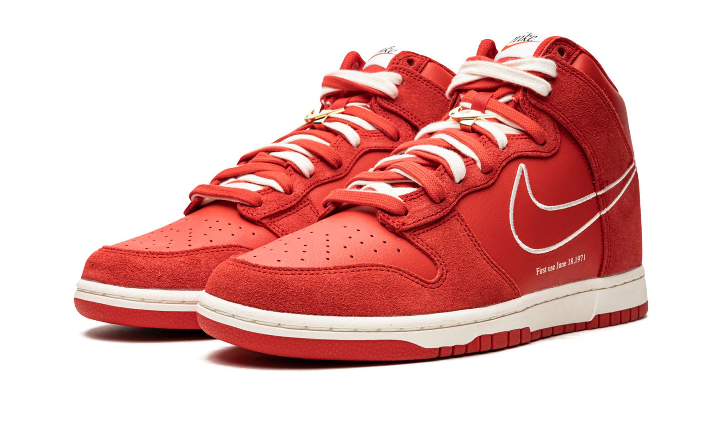 Nike Dunk High First Use Red