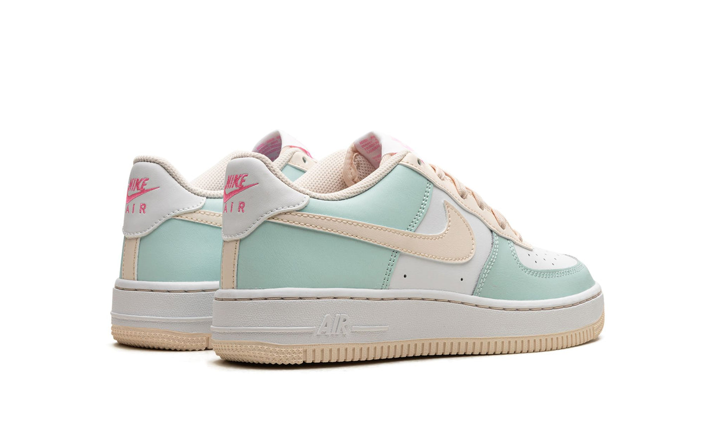 Nike Air Force 1 Low Emerald Rise Guava Ice (GS)