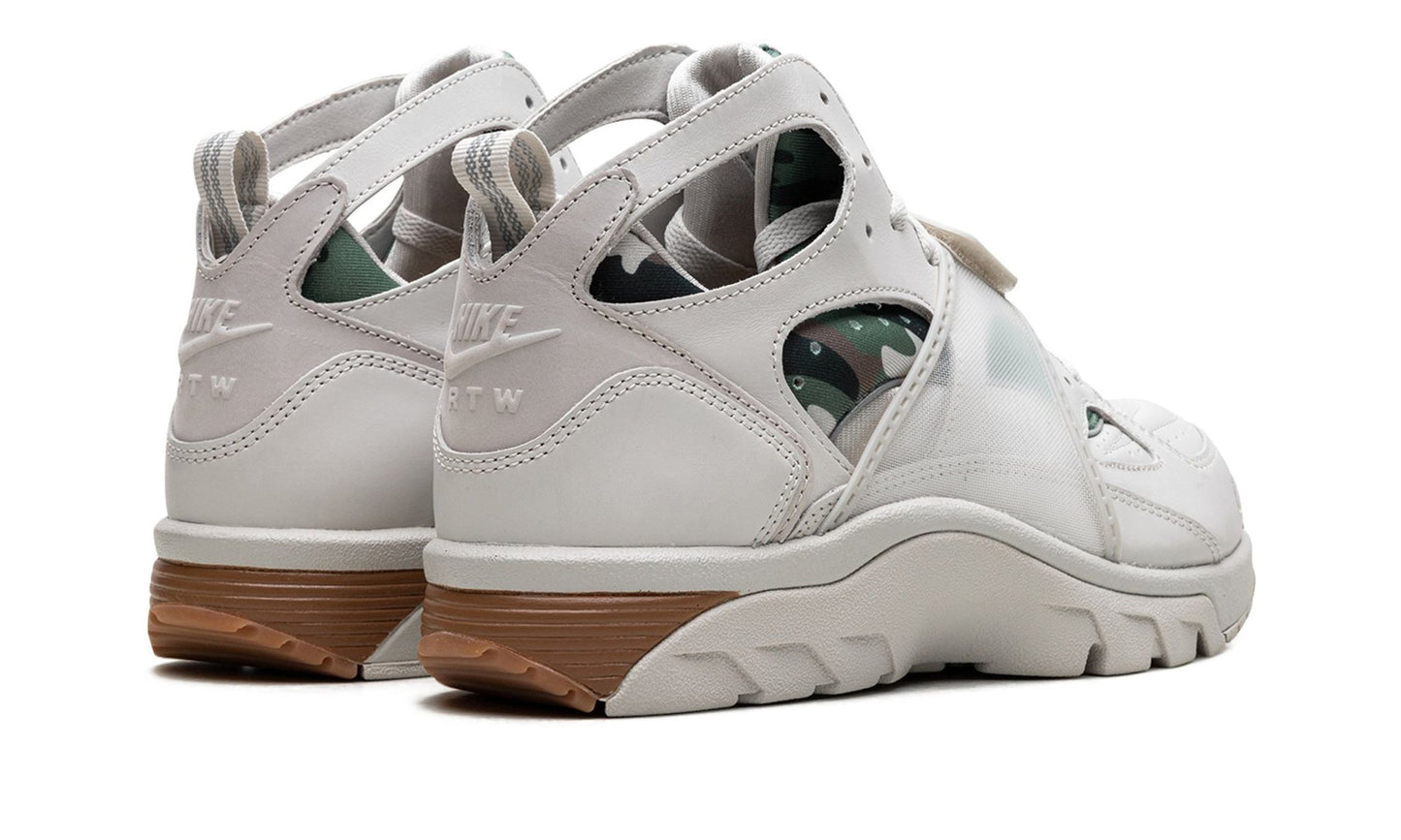 Nike Air Trainer Huarache Corteiz Light Bone